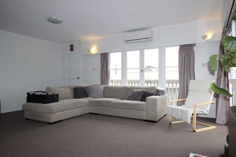 Photo of property in 7 Aeroview Drive, Beach Haven, Auckland, 0626