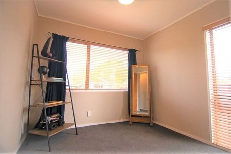 Photo of property in 9 Huber Street, Weymouth, Auckland, 2103