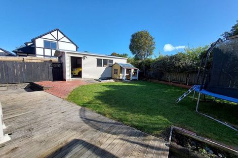 Photo of property in 17 Mallard Grove, Churton Park, Wellington, 6037