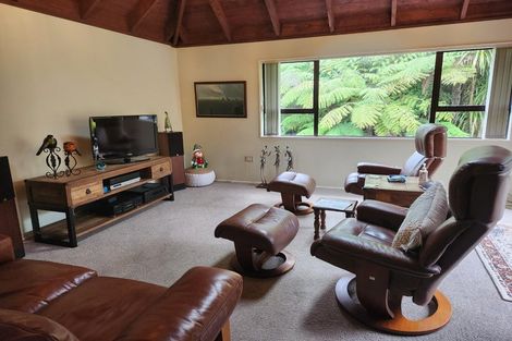 Photo of property in 2/86 Lake Road, Northcote, Auckland, 0627