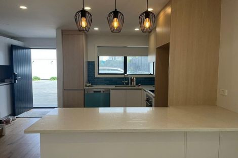 Photo of property in 2/28 Croydon Road, New Lynn, Auckland, 0600