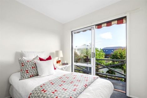 Photo of property in 1/4 Frater Avenue, Milford, Auckland, 0620