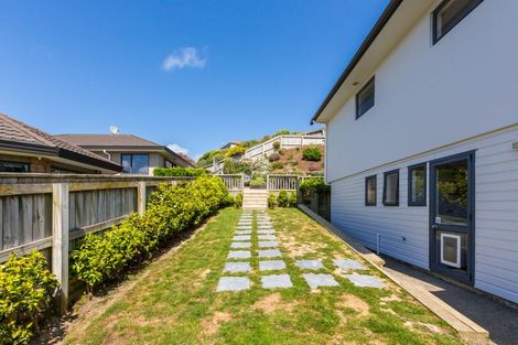 Photo of property in 10 Te Puia Drive, Aotea, Porirua, 5024
