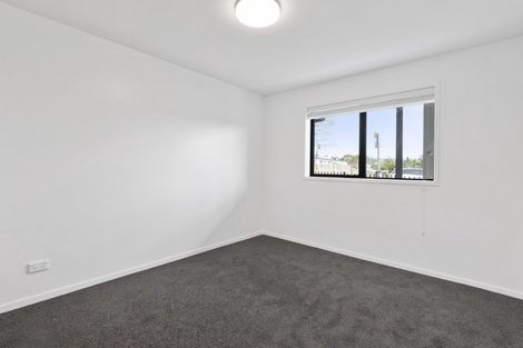 Photo of property in 1/4045f Great North Road, Glen Eden, Auckland, 0602