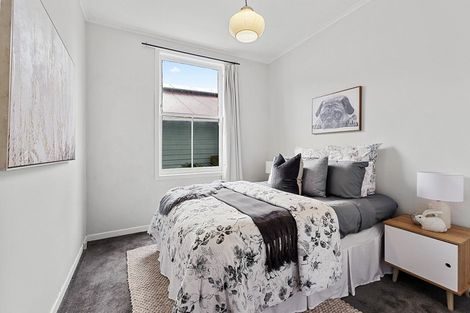 Photo of property in 5 Edinburgh Terrace, Berhampore, Wellington, 6023