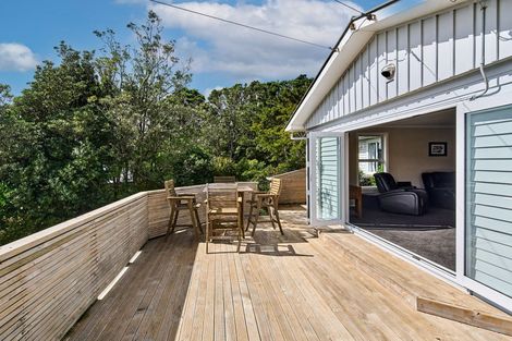 Photo of property in 6 Mayfair Place, Tawa, Wellington, 5028