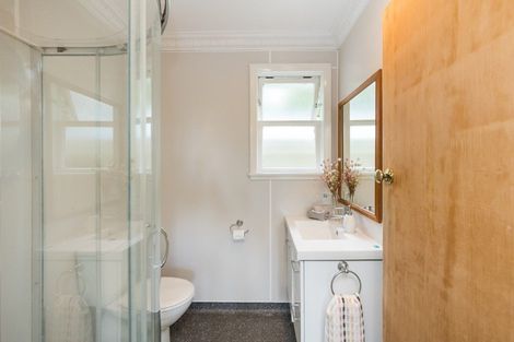 Photo of property in 2 Norwich Place, Awapuni, Palmerston North, 4412