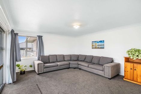 Photo of property in 402 Yaldhurst Road, Russley, Christchurch, 8042