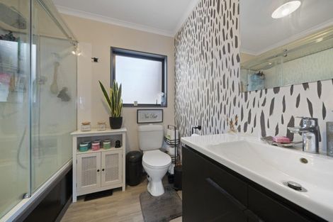 Photo of property in 5 Coromandel Court, Roslyn, Palmerston North, 4414