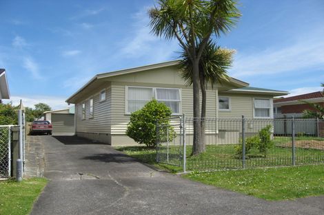 Photo of property in 8 Kambalda Street, Mangere Bridge, Auckland, 2022