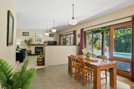 Photo of property in 7-9 Mace Terrace, Oakura, 4314