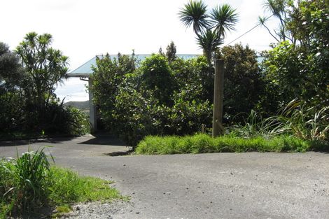 Photo of property in 21 Log Race Road, Piha, 0772