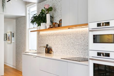 Photo of property in 10 Carrington Street, Mount Cook, Wellington, 6021