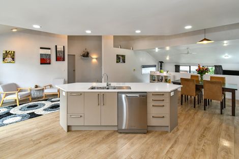 Photo of property in 29 Len Garlick Place, Pahurehure, Papakura, 2113