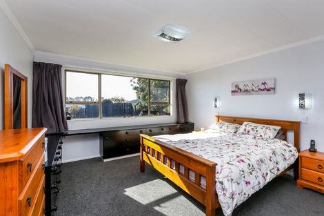 Photo of property in 24c Saint Ives Grove, Whalers Gate, New Plymouth, 4310