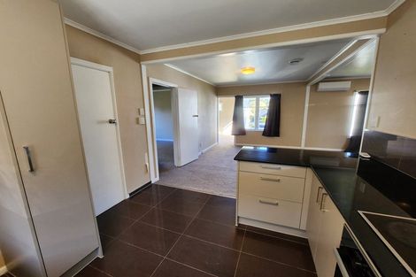 Photo of property in 27 Glenfern Road, Mellons Bay, Auckland, 2014