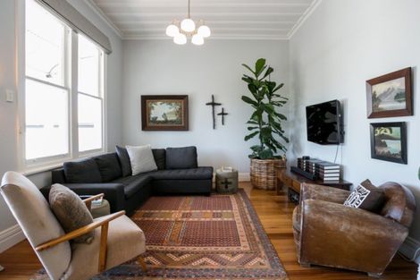 Photo of property in 11 Colenso Avenue, Hospital Hill, Napier, 4110