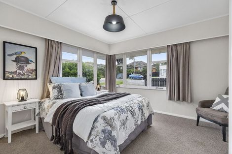 Photo of property in 15 Handyside Street, Tawa, Wellington, 5028