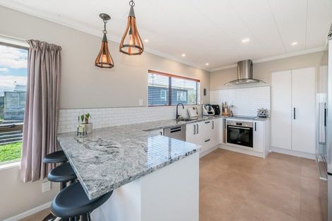 Photo of property in 3 Atua Street, Waikanae Beach, Waikanae, 5036