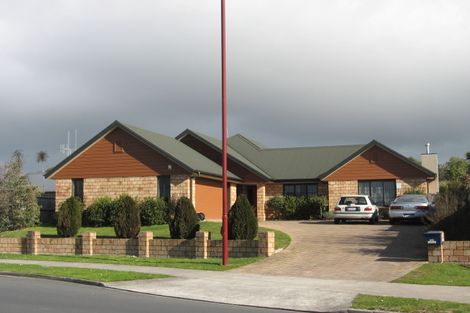 Photo of property in 35 Callum Brae Drive, Rototuna, Hamilton, 3210