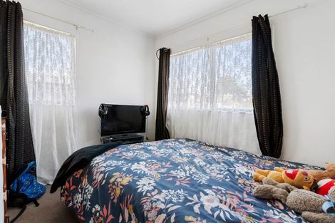 Photo of property in 8 Zurich Place, Weymouth, Auckland, 2103