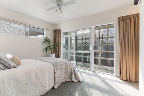 Photo of property in 220 Centreway Road, Orewa, 0931