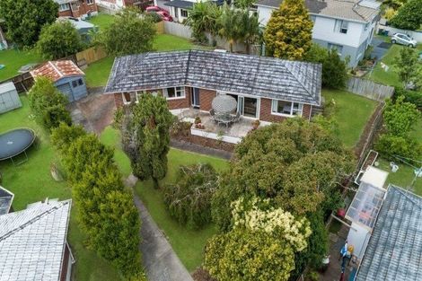 Photo of property in 10 Scanlen Terrace, Kelston, Auckland, 0602