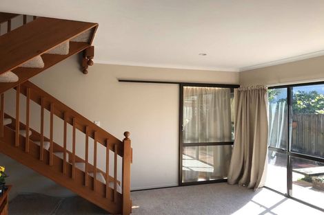 Photo of property in 2/136 Karori Road, Karori, Wellington, 6012