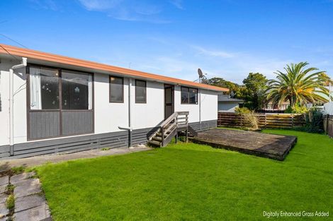 Photo of property in 2/76 Parrs Cross Road, Henderson, Auckland, 0612