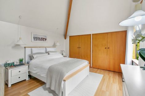 Photo of property in 11 Cannon Street, Westown, New Plymouth, 4310