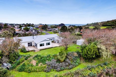 Photo of property in 34 Kawei Road, Ohawe, Hawera, 4671