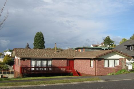 Photo of property in 16 Glendale Drive, Dinsdale, Hamilton, 3204