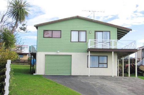 Photo of property in 10 Ngatira Place, Snells Beach, 0920