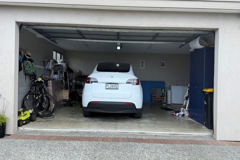 Photo of property in 39 Meadowcroft Grove, Johnsonville, Wellington, 6037