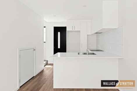 Photo of property in 42 Tokai Place, Glen Eden, 0602