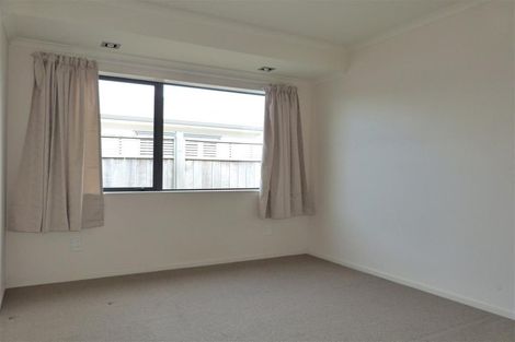 Photo of property in 75 Barbados Way, One Tree Point, 0118