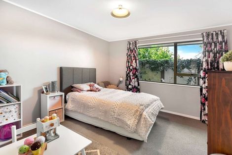 Photo of property in 18 Truscott Grove, Awapuni, Palmerston North, 4412