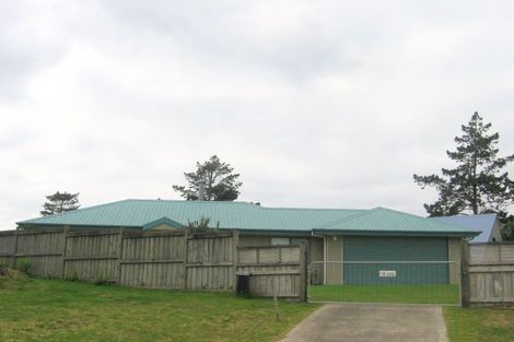 Photo of property in 105 Titoki Place, Matarangi, Whitianga, 3592