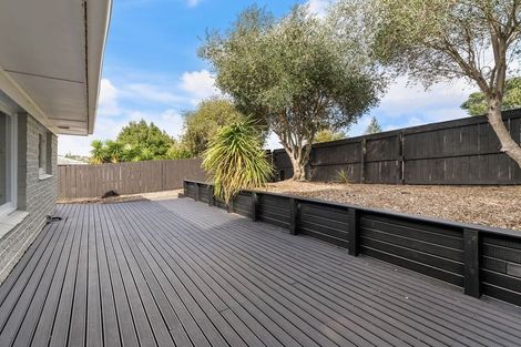 Photo of property in 1/1 Broadview Place, Howick, Auckland, 2014