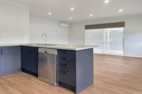 Photo of property in 121 Queens Road, Waikanae Beach, Waikanae, 5036