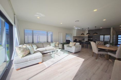 Photo of property in 168 Arran Point Parade, Orewa, 0931