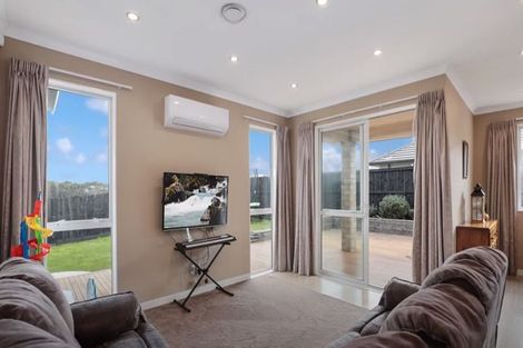 Photo of property in 95 Parkhaven Drive, Rosehill, Papakura, 2113