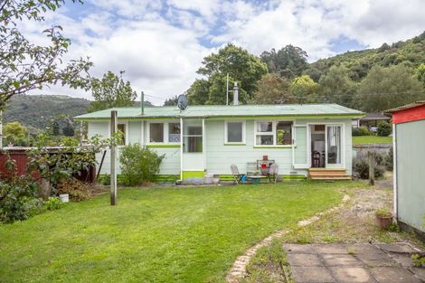 Photo of property in 10 Watt Street, Featherston, 5710