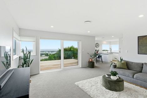 Photo of property in 5b Madeley Road, Mount Pleasant, Christchurch, 8081