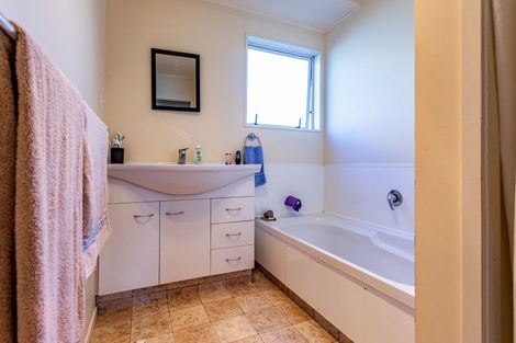 Photo of property in 121 Te Tutu Street, Whangamata, 3691