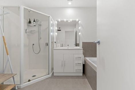 Photo of property in 16 Hakaro Way, Takanini, 2112