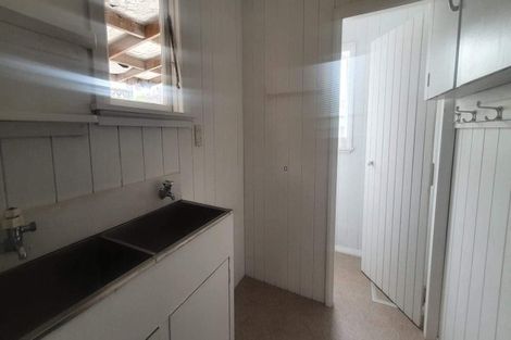 Photo of property in 30 Wikitoria Road, Putiki, Whanganui, 4501