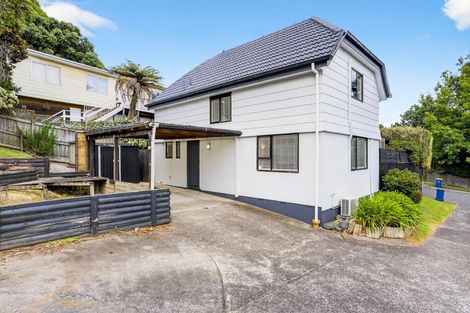 Photo of property in 3/4 Telstar Place, Beach Haven, Auckland, 0626