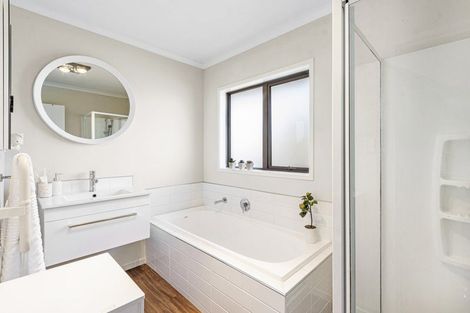 Photo of property in 6 Cornet Lane, Aranui, Christchurch, 8061