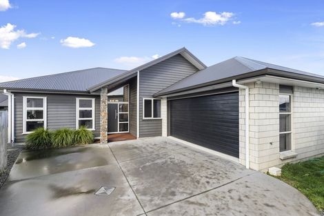 Photo of property in 27 Teatree Close, Huntington, Hamilton, 3210